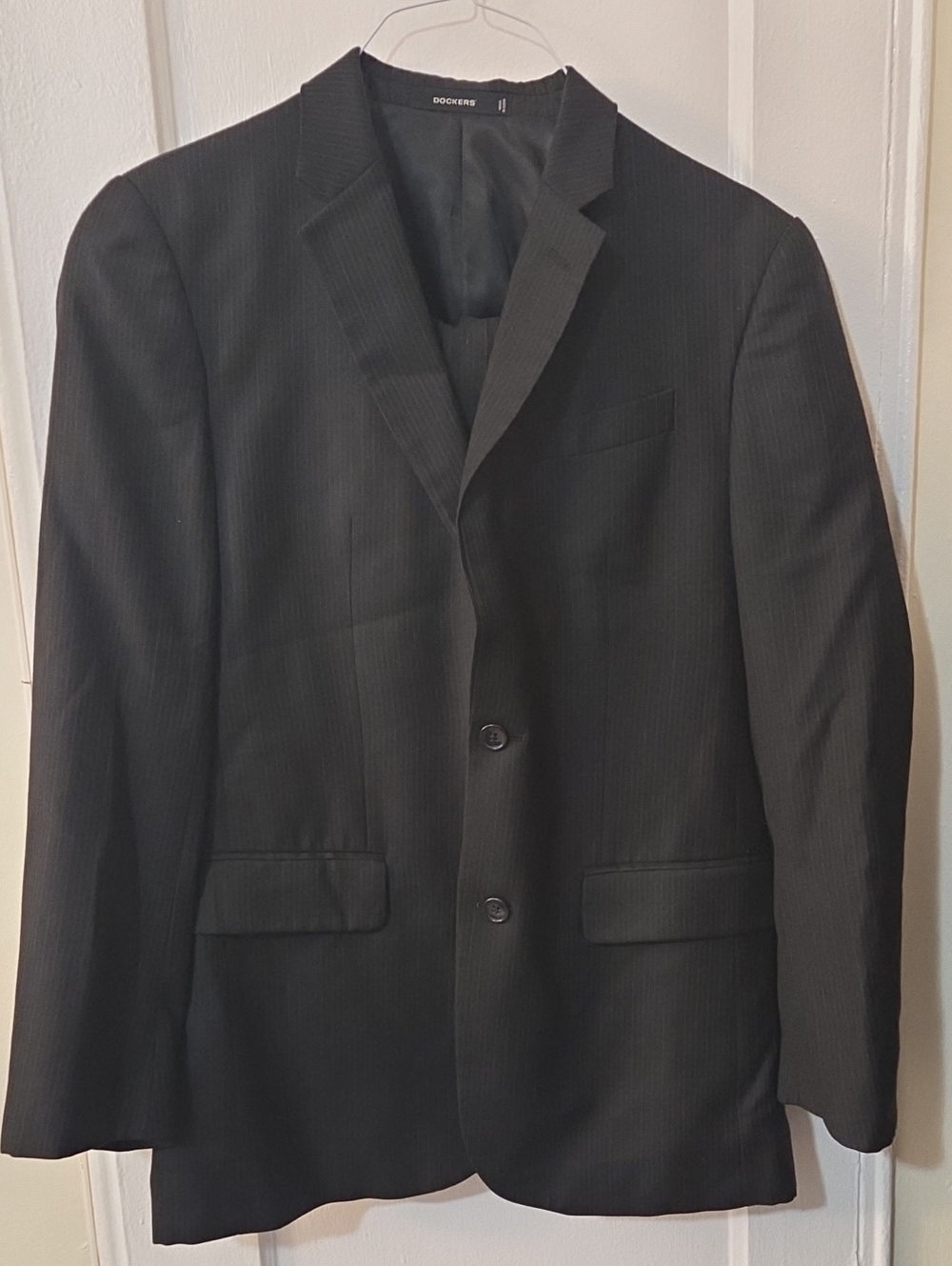 Macy's Dockers Men's Black 2 Piece Pinstripe Suit Jacket And Pants 38R 34x30